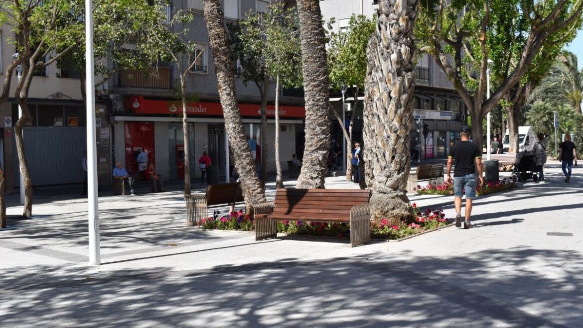 La plaza de ‘El Parquet’ en el barrio de El Pla ya está remodelada con un nuevo diseño y mejor accesibilidad