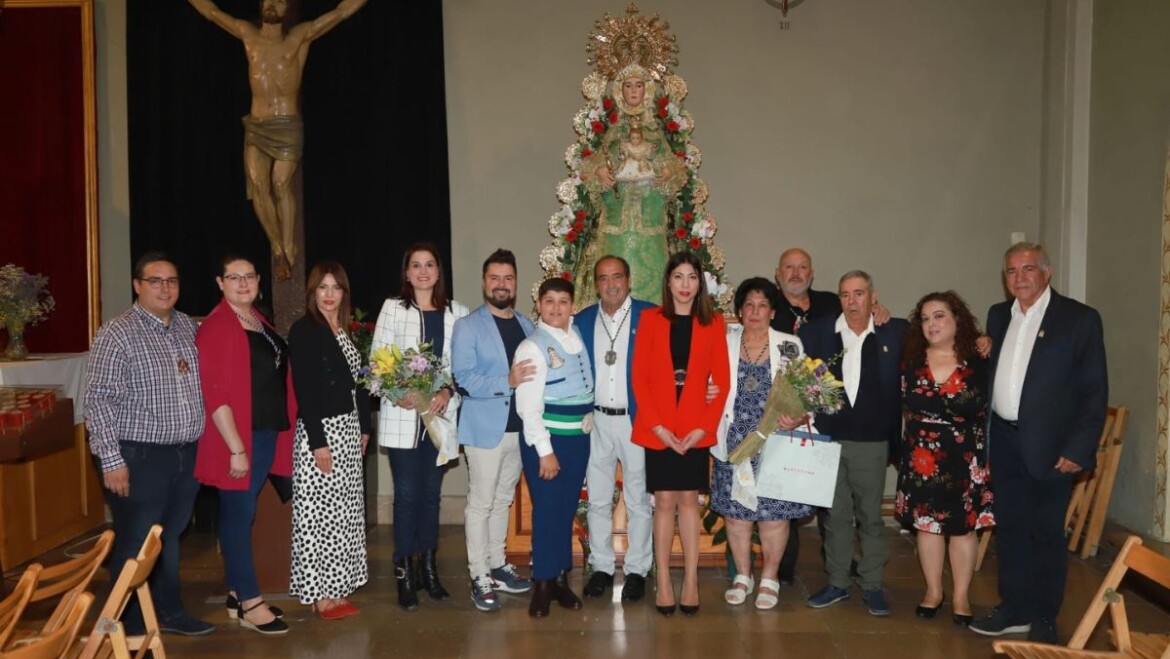La Casa de Andalucía inicia sus fiestas de la Virgen del Rocío con un pregón a cargo de la socia y una de las fundadoras de la comunidad Carmen Rodríguez