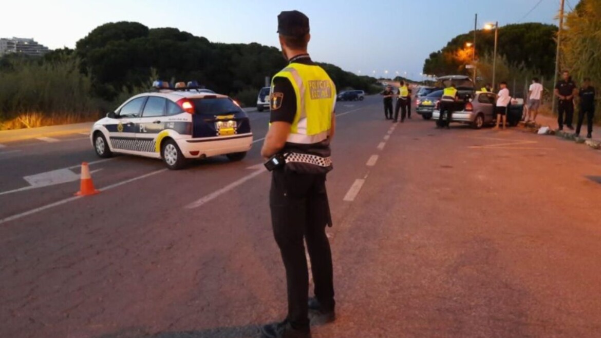 Denunciada una mujer que dio positivo en drogas y llevaba en su vehículo una escopeta