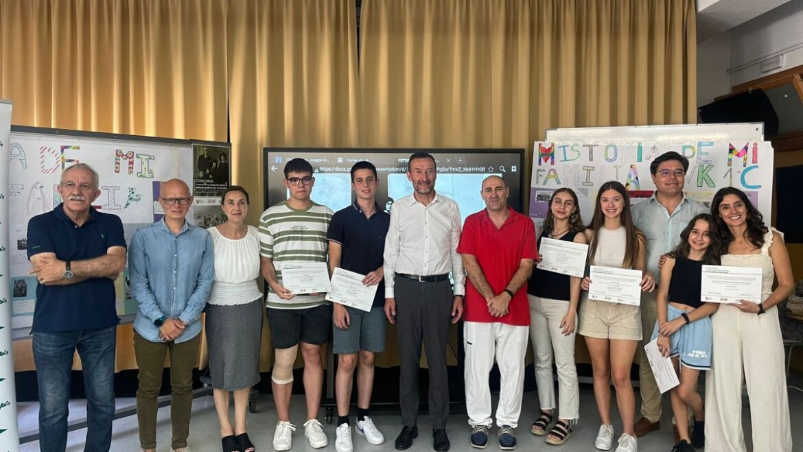 La Regidoria d’Educació, la Càtedra Pere Ibarra i l’Associació de María Teresa Vega atorguen els premis d’investigació històrica a l’alumnat de cinc centres educatius