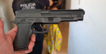 La Policía Local actúa sobre una persona mentalmente inestable que exhibió un arma simulada