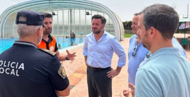 El Ayuntamiento incrementa la seguridad en las piscinas municipales