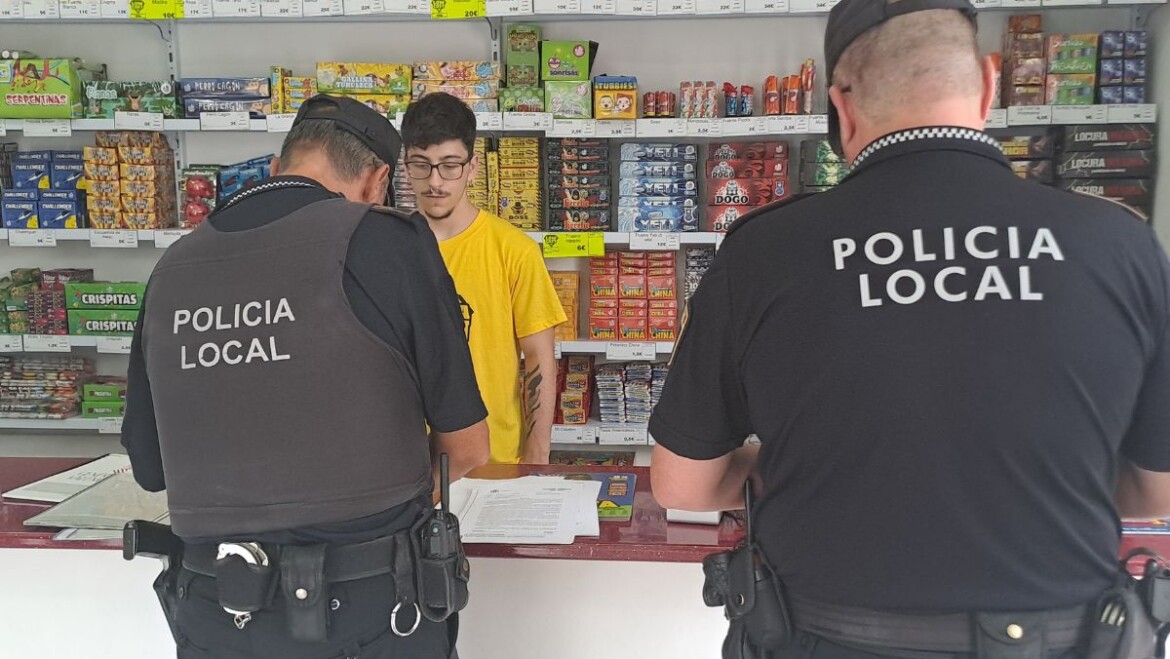 Policía Local realiza inspecciones de los puntos de venta de pirotecnia hasta el próximo 13 de agosto