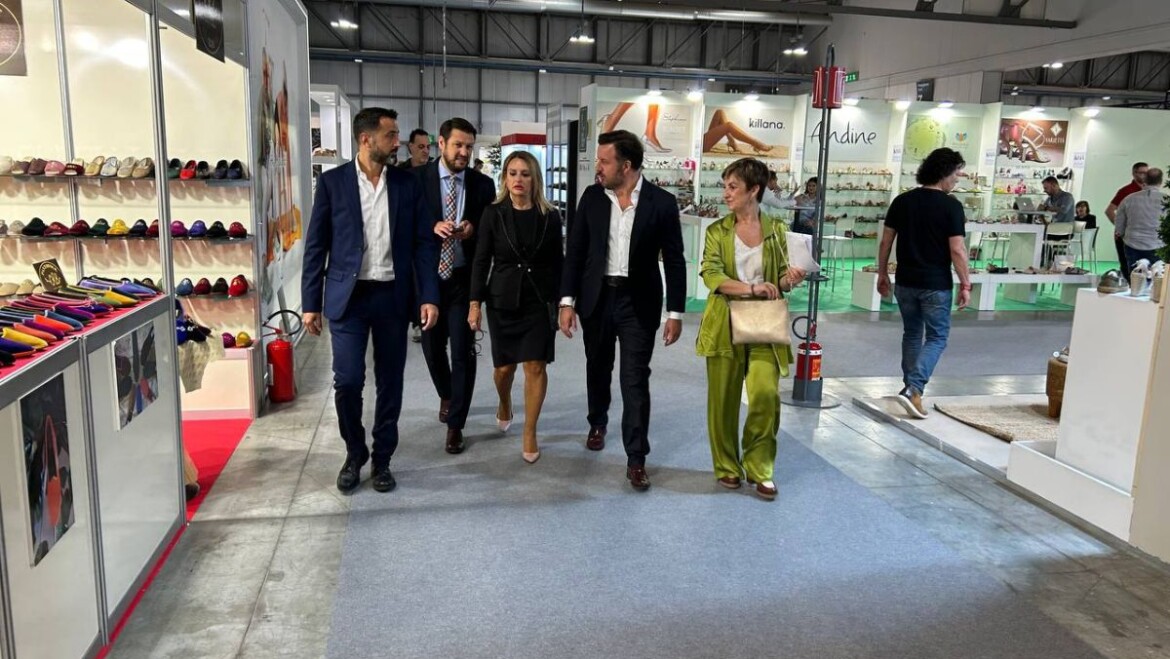 El Ayuntamiento respalda a las empresas ilicitanas en la feria de Milán