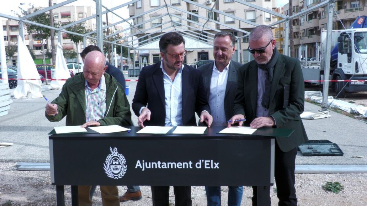 El Ayuntamiento recepciona el solar para la construcción del nuevo centro socio-cultural de Torrellan