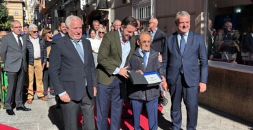 El Ayuntamiento acuerda el nombramiento de Juan Perán Ramos como hijo adoptivo de Elche