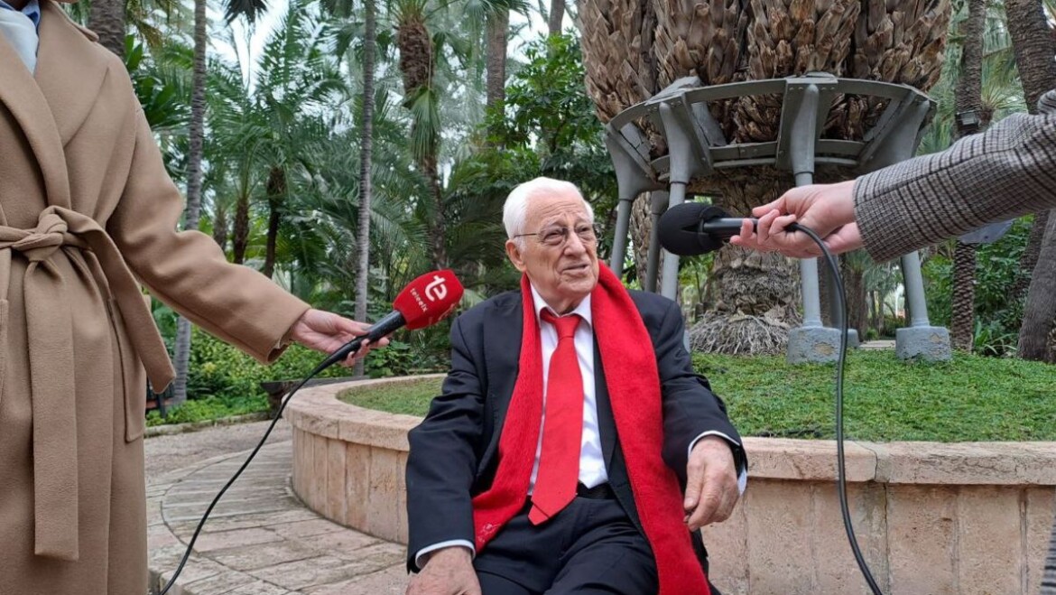 El pare Àngel participa aquesta vesprada en la VII Gala dels Drets Humans