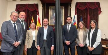 El salón de plenos acoge la presentación de la tripleta de la Trencà del Guió