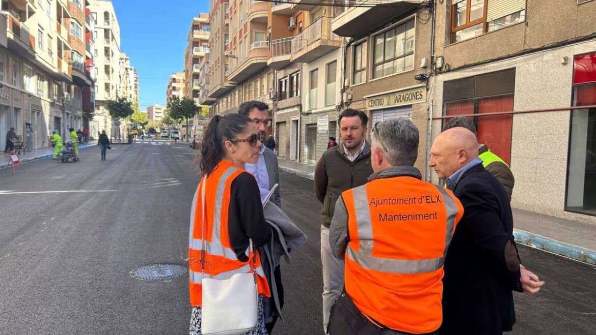 El Ayuntamiento avanza en su plan de asfaltado en el casco urbano y las pedanías