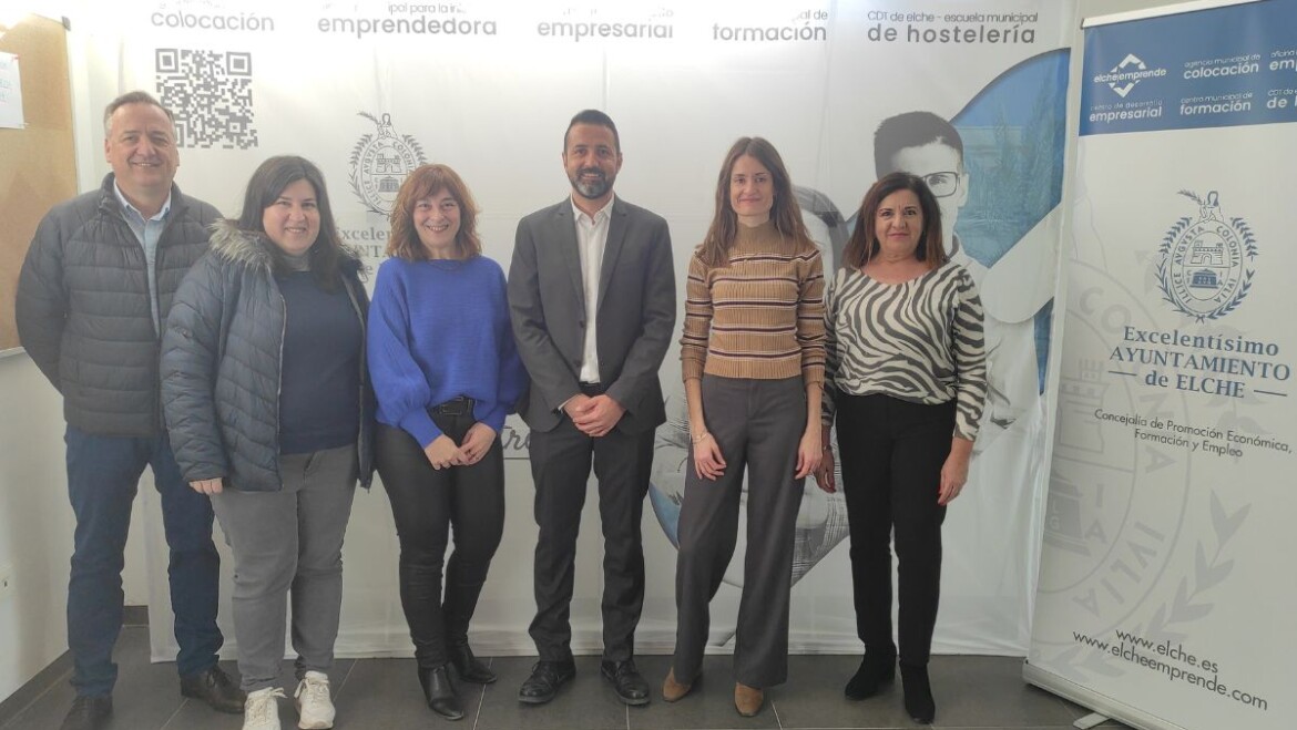 El Ayuntamiento se desplaza a las pedanías para asesorar en materia de empleo y emprendimiento