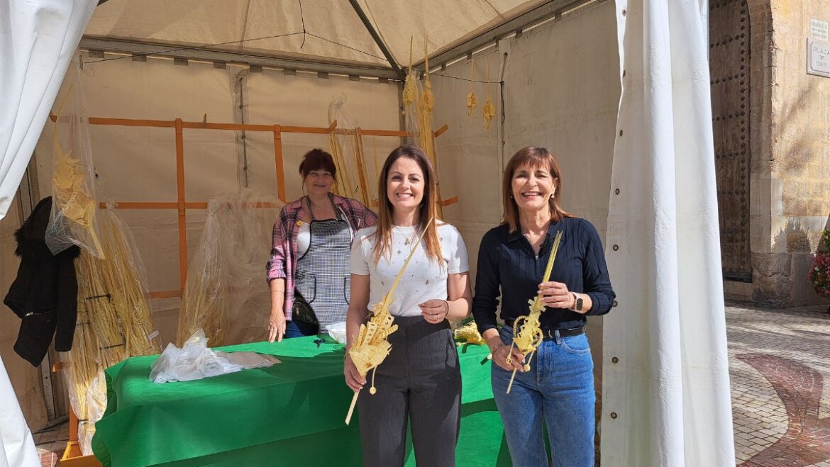 Elx es prepara per al Diumenge de Rams amb la inauguració del Mercat de Palma Blanca