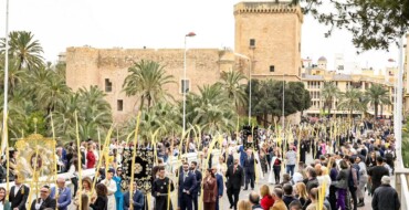 Más de 65.000 ilicitanos celebran el Domingo de Ramos con las tradicionales palmas blancas