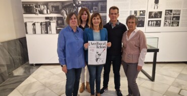 L’exposició ‘Amunt el teló!’ presenta la biblioteca teatral d’Alberto Miralles i la història del teatre a Elx