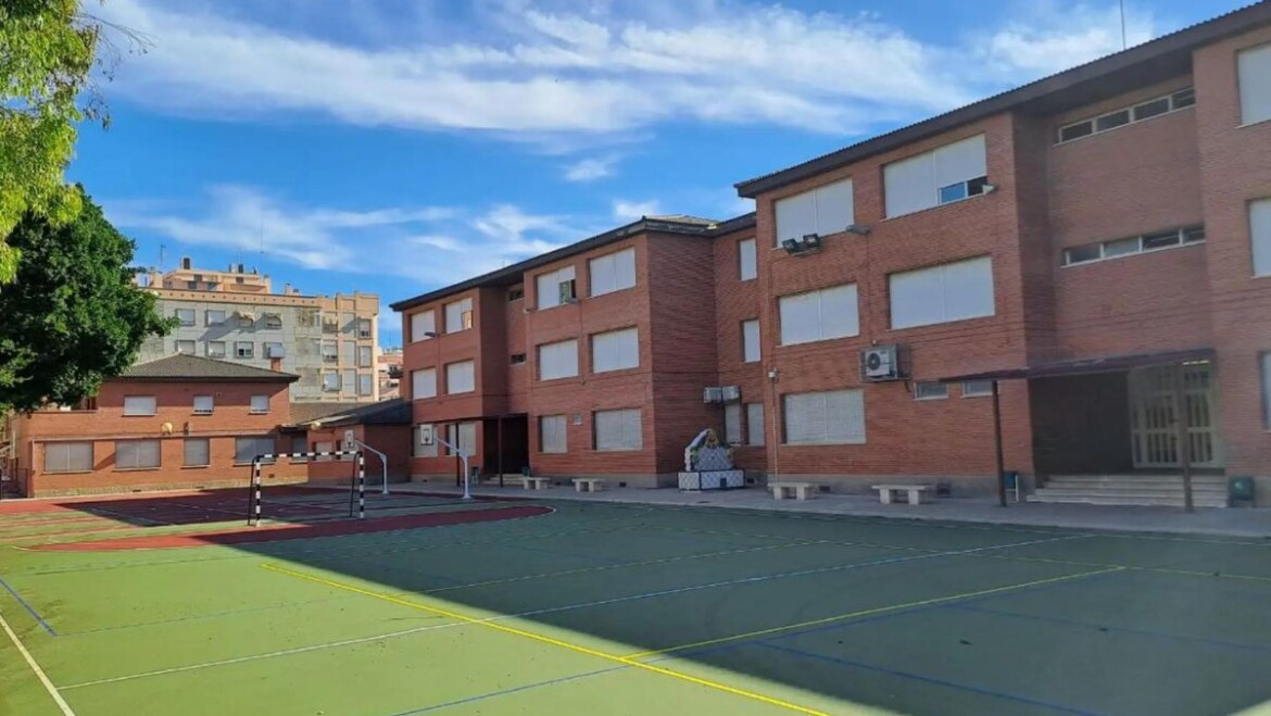 El alcalde aplaude el nuevo decreto del Consell sobre la libertad de elección del centro educativo