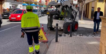 Comienzan los trabajos de asfaltado en la pedanía de La Hoya