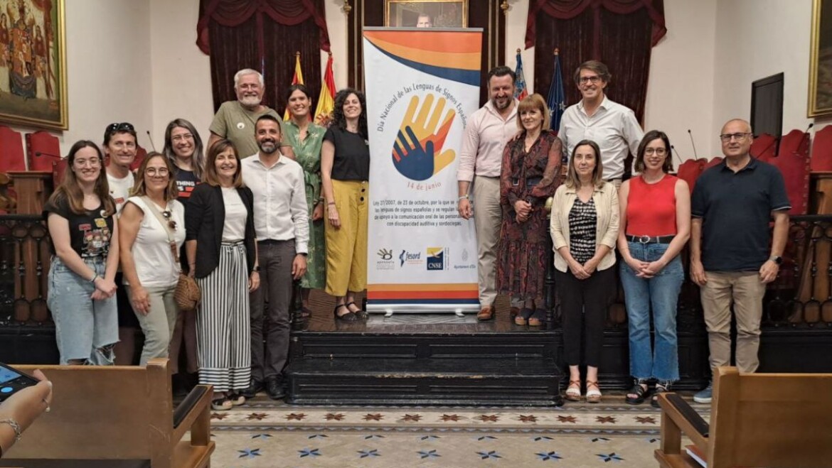 El Ayuntamiento de Elche se suma a la celebración del Día Nacional de las Lenguas de Signos españolas