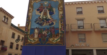 Elche recupera el tapiz floral con motivo de las Fiestas
