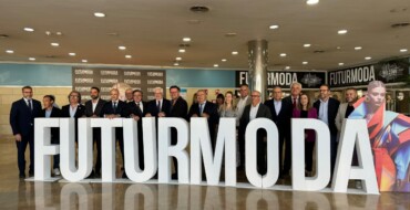 El alcalde apuesta por apoyar al calzado tradicional en la 52º edición de Futurmoda