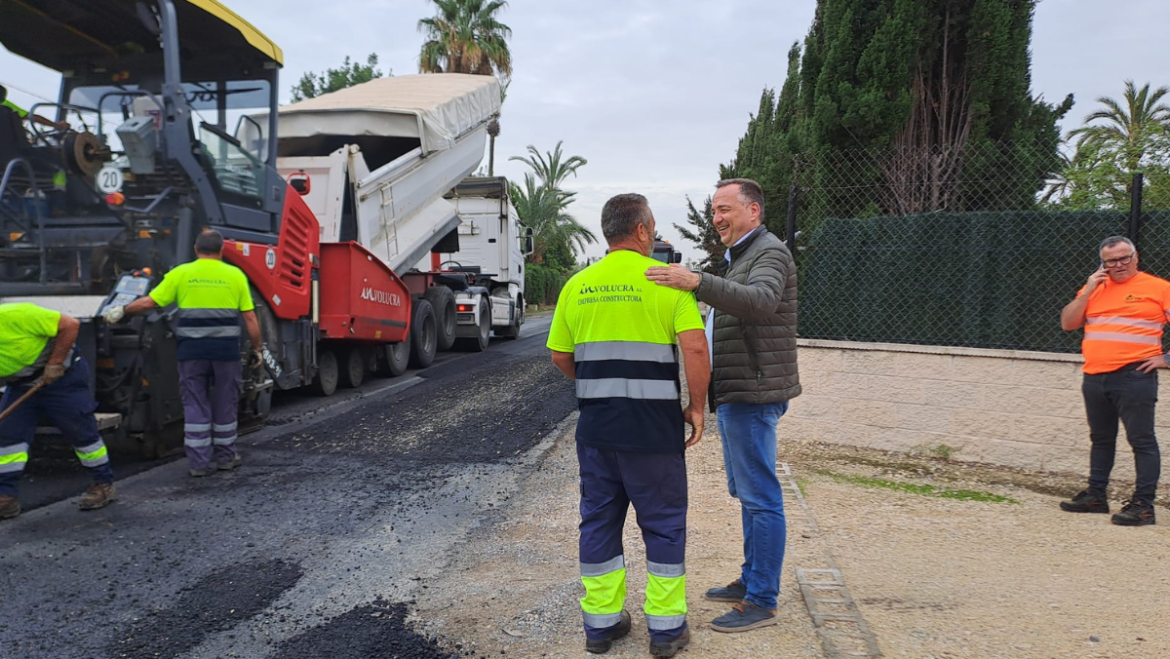 Continúa el plan de asfaltado de carreteras y caminos en pedanías