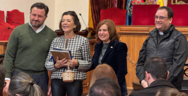 El Salón de Plenos acoge el acto de recepción a los ilicitanos ausentes
