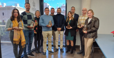 El Ayuntamiento entrega los Premios Iniciativa Emprendedora del mes