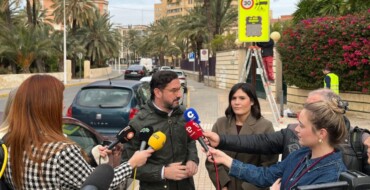 El Ayuntamiento instala paneles de control de velocidad en entornos educativos