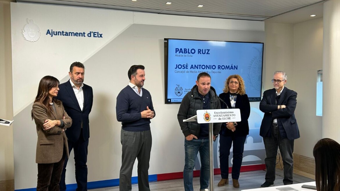 El Ayuntamiento presenta a Nino como nuevo embajador para potenciar el deporte en Elche