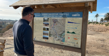 El nuevo sendero circular conecta el casco urbano con el sur del municipio a través del Vinalopó