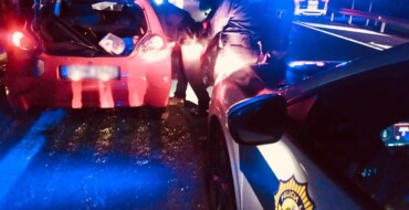 Detenida una mujer por darse a la fuga e intentar atropellar a un agente