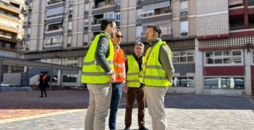 La reforma integral de la plaza de pisos azules concluirá antes del verano