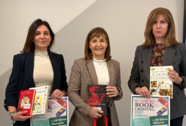 Elx celebra el Dia del Llibre amb el repartiment de 1.200 exemplars per diferents punts del municipi