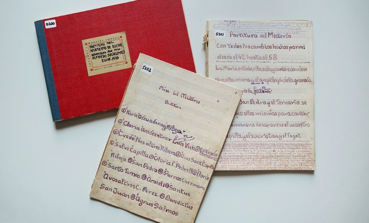 El Misteri d’Elx recibe una donación de más de 5.000 partituras del exmestre de capella Pascual Tormo (4)