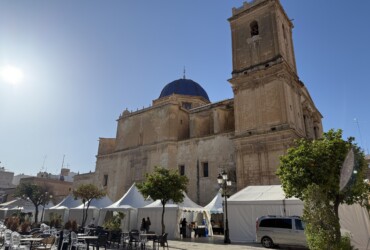Todo listo para la Feria del Libro de Elche
