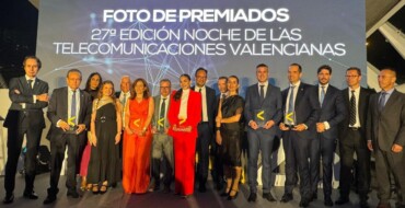 El jefe de telecomunicaciones del Ayuntamiento recibe un premio por su gran trayectoria profesional
