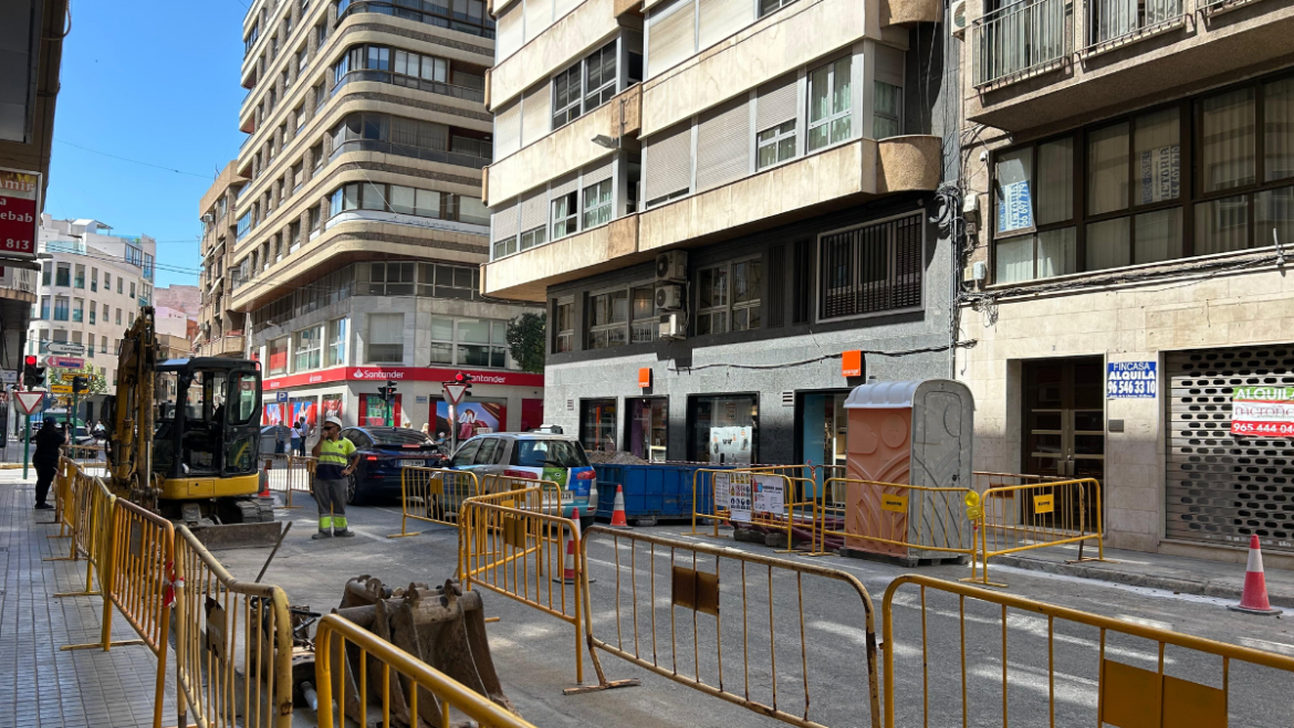 El pla Elx Natura continua al Centre i a Carrús amb la plantació de més de 200 arbres