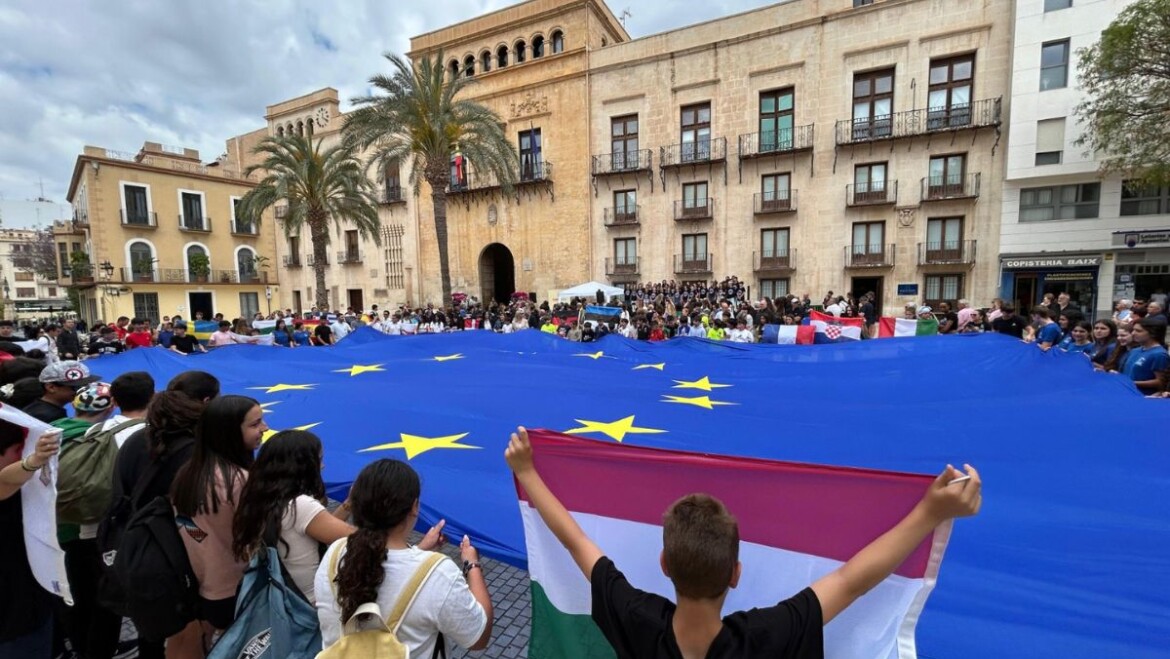 Elx commemora el Dia d’Europa amb alumnat de tots els centres escolars