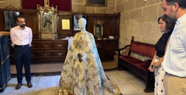 La Venida de la Virgen presenta el nuevo manto y las andas de la Virgen de la Asunción