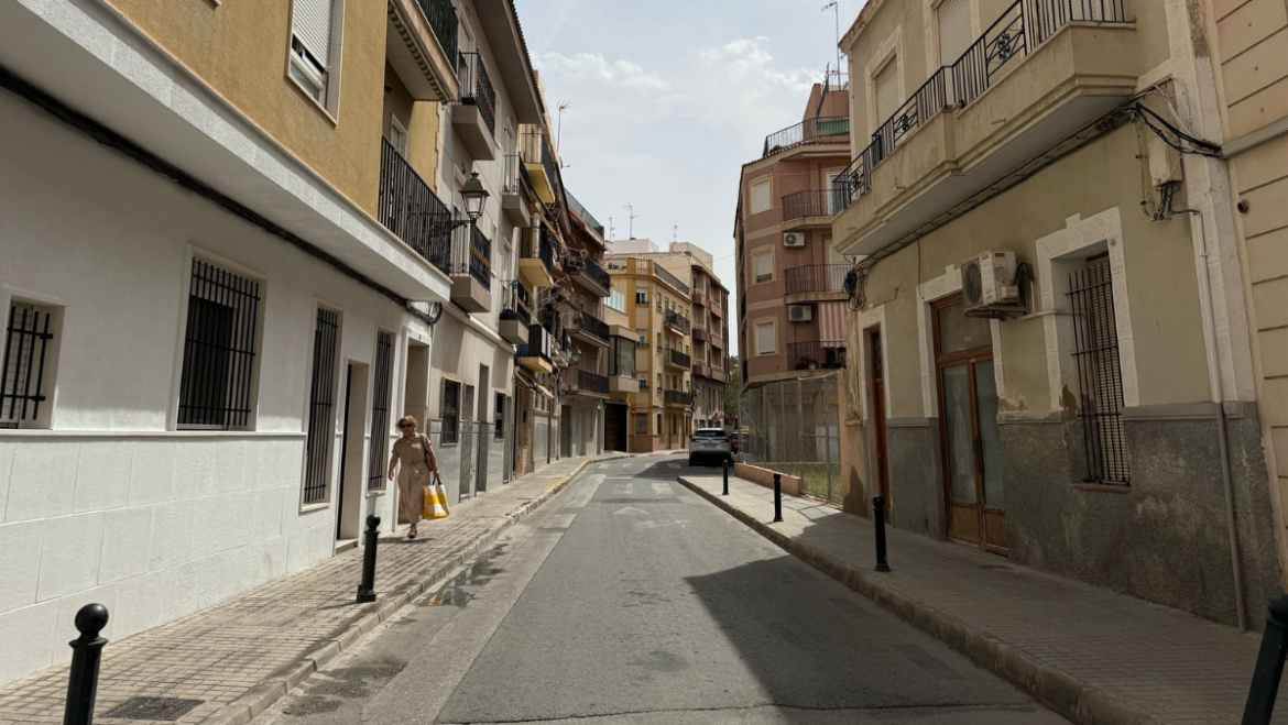 Las mejoras de la accesibilidad y plataforma única en El Raval llegan a calle Mare Déu de l’Assumpció