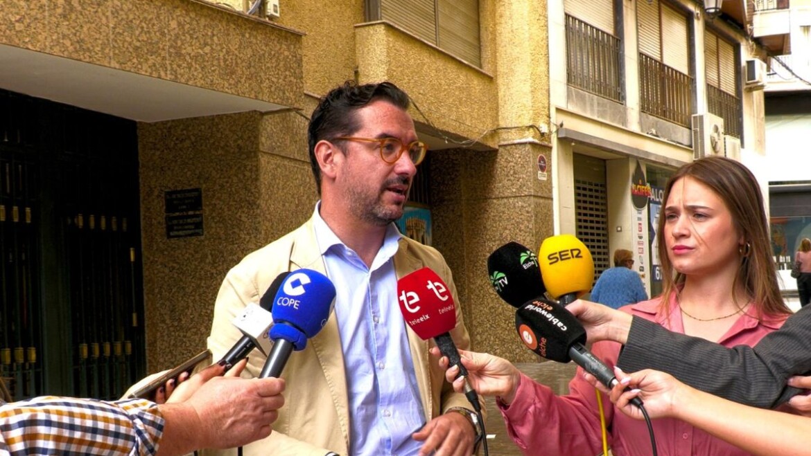 Comienza la instalación de toldos-vela para dotar de sombra a las calles comerciales del centro histórico