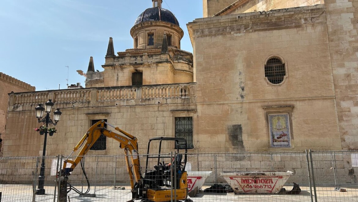 Comienzan las catas arqueológicas previas a la reurbanización de la Plaza del Congreso Eucarístico