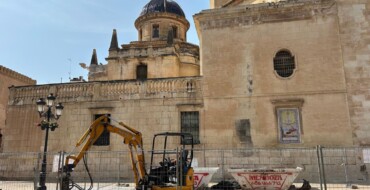 Comienzan las catas arqueológicas previas a la reurbanización de la Plaza del Congreso Eucarístico