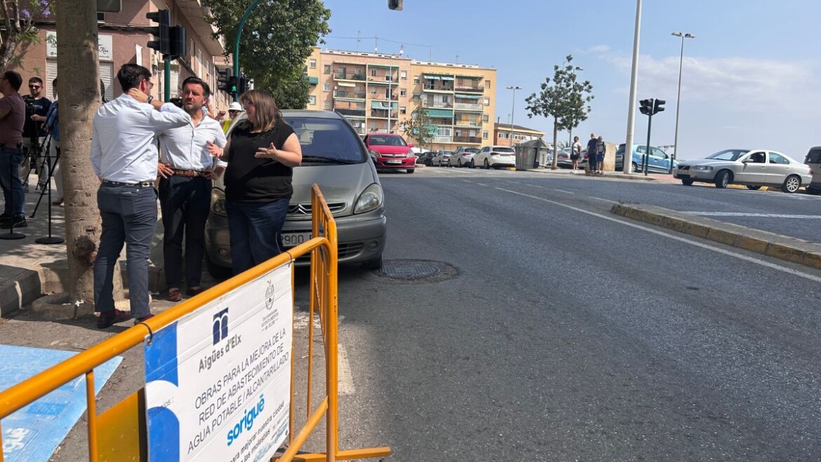 Comienzan los trabajos de reparación definitiva de los socavones en la calle Clara Campoamor