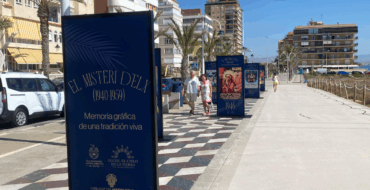 El Ayuntamiento inaugura una exposición sobre la cartelería del Misteri d’Elx