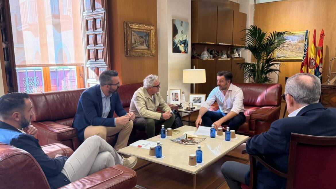 L’alcalde trasllada el seu suport a autònoms locals davant la pujada de les quotes