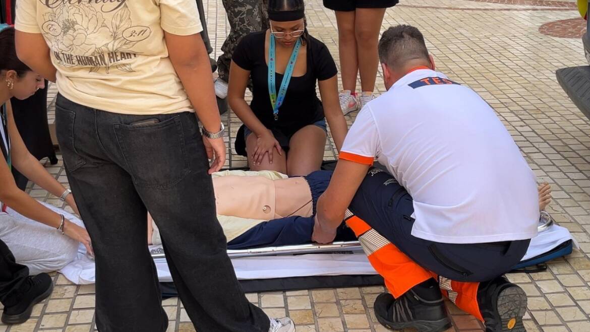 La Plaza de Baix acoge una jornada de formación sobre RCP