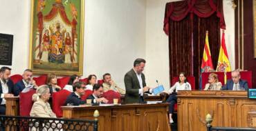 El Pleno aprueba una proposición en defensa de los autónomos ante la subida de las cuotas
