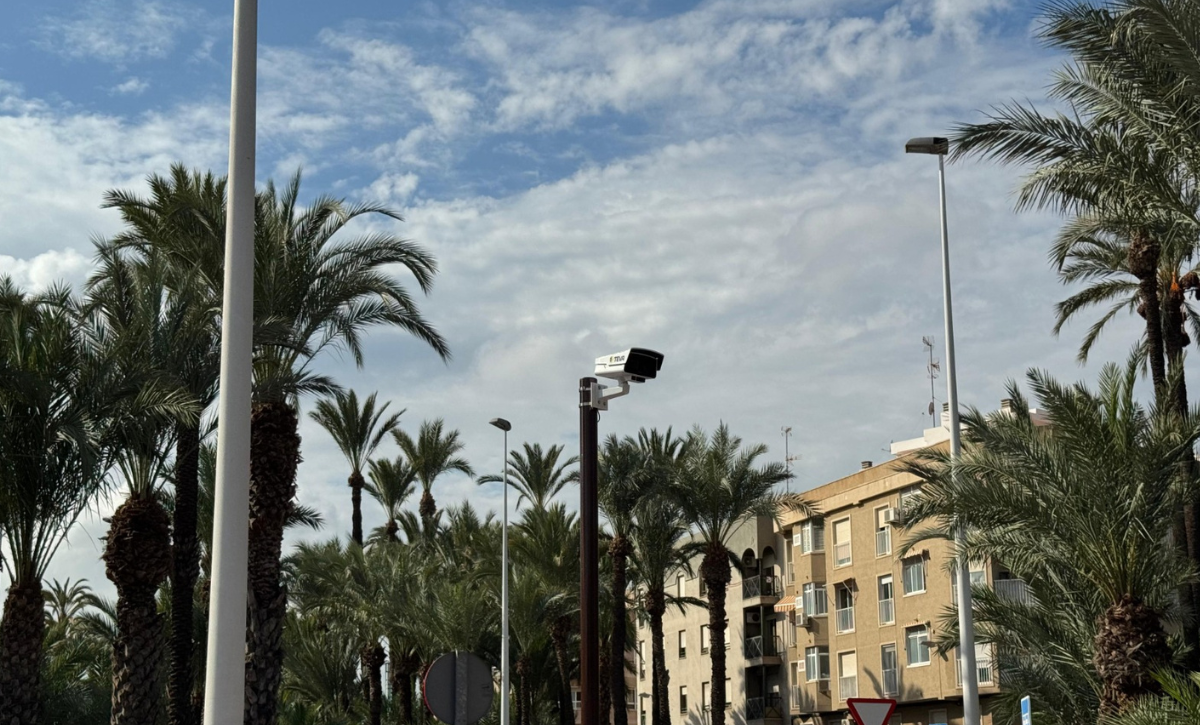 El proyecto Vive Elche avanza con la instalación de cámaras para la monitorización del tráfico (3)