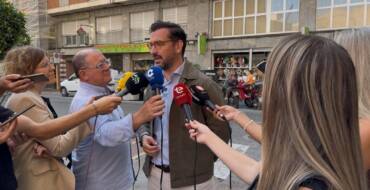 El Ayuntamiento trabaja en un estudio para reducir el volumen de tráfico en la calle Ángel