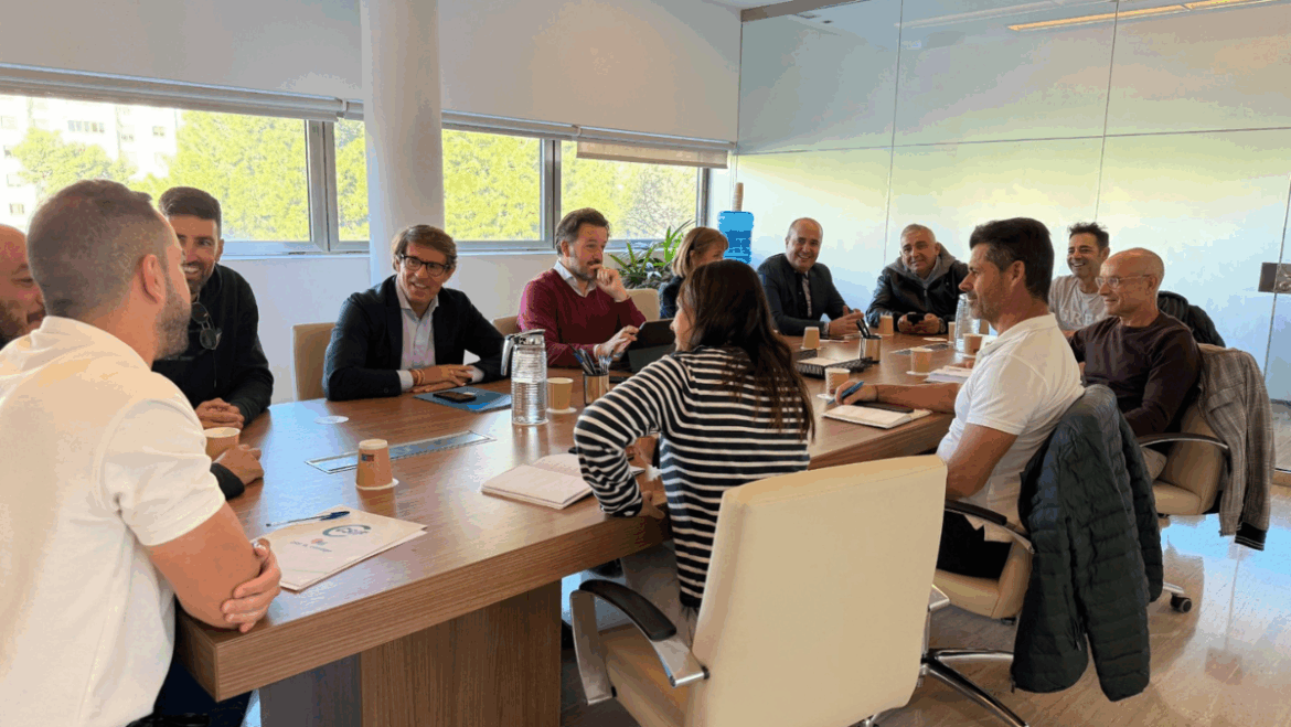 Gobierno municipal y sindicatos alcanzan un acuerdo para implantar la carrera profesional a partir de 2026