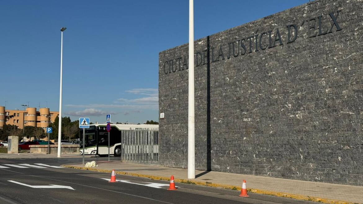 El Ayuntamiento continúa la mejora de la señalización vial de todo el municipio